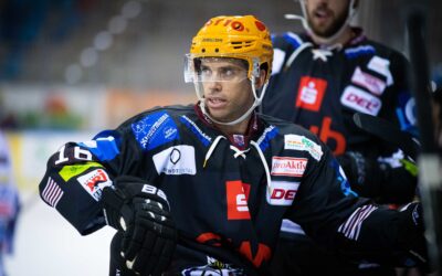 Hooton feiert Jubiläum bei den Pinguins