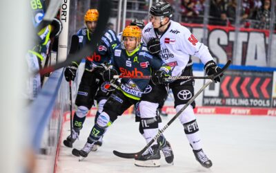 Pinguins drehen Spiel und siegen 4:2