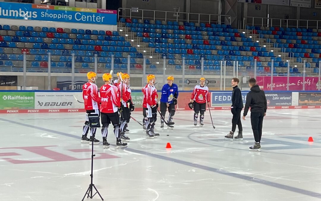 Mannschaft der Pinguins wieder auf dem Eis