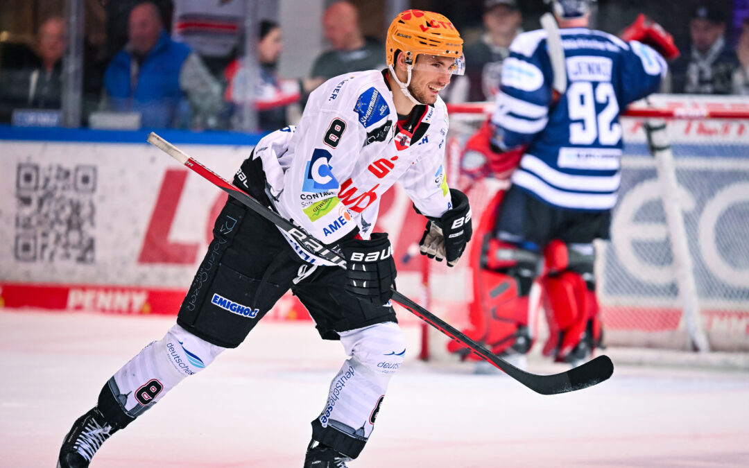 8. Sieg in Folge dank Hattrick von Felix Scheel – Pinguins behaupten Platz 2 der Tabelle